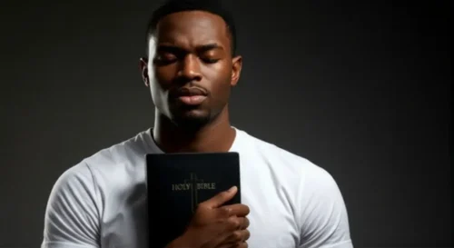 Un momento de reflexión cristiana que inspira tranquilidad y esperanza.