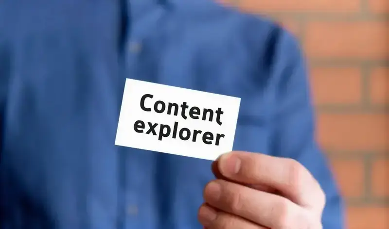 Una guía visual mostrando los pasos para crear un servicio en EasyWorship.