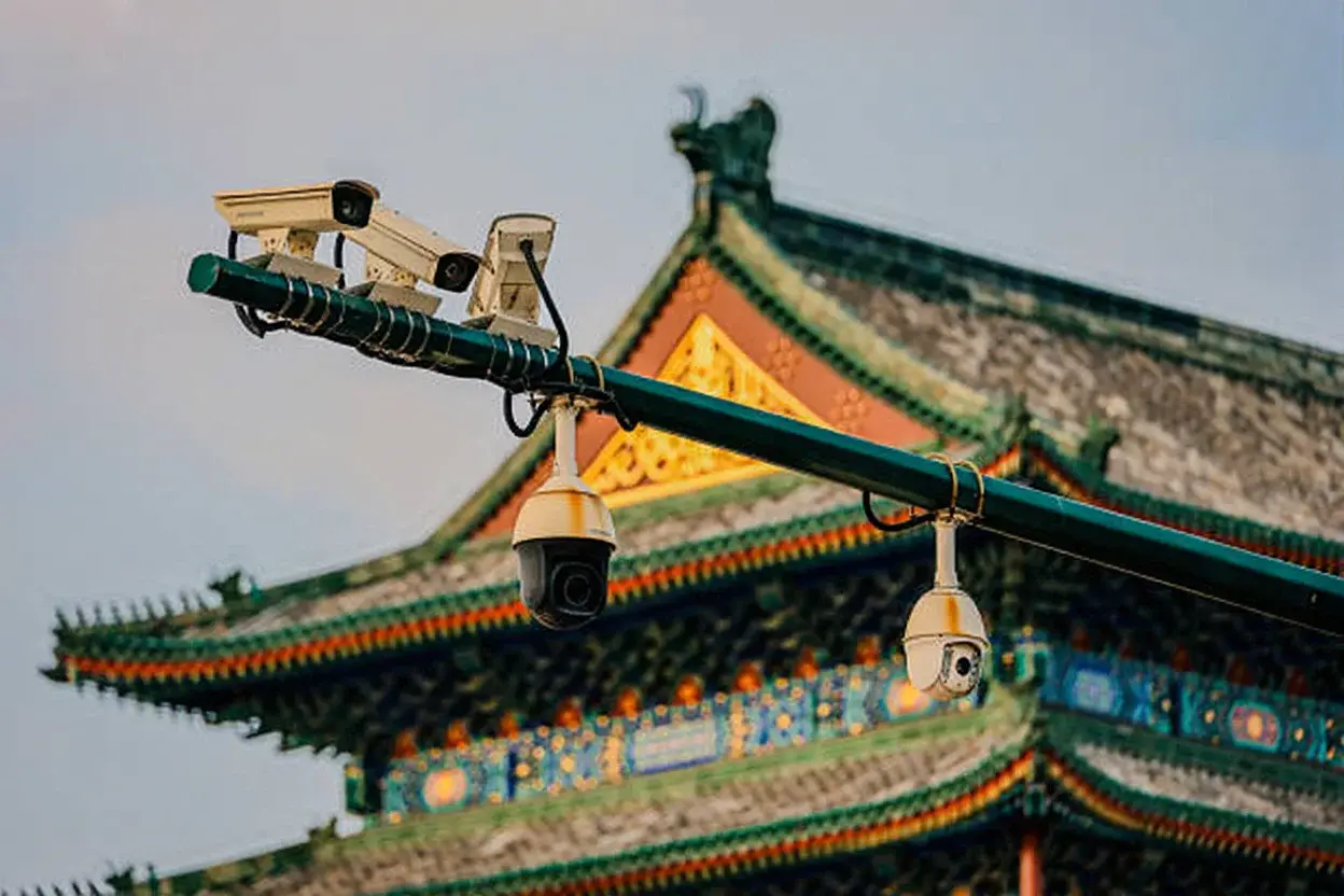 Cámaras NDI en acción durante un servicio religioso.