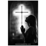 Mujer orando perfil blanco negro manos juntas cruz luminosa brillante fondo oscuro devocion fe reverencia cuadrado artistico