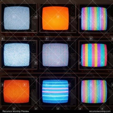Mosaico cuadrado nueve televisores retro crt cuadricula 3x3 senales estatico blanco barras color azul cian naranja ambiente oscuro iluminacion tenue plano frontal collage broadcast vintage textura