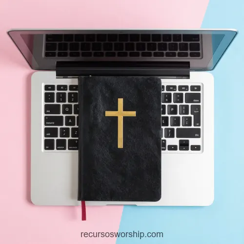 Biblia Negra con Cruz Dorada sobre Laptop Ministerio Digital Biblia negra con cruz dorada sobre teclado de laptop plateado fondo bicolor rosa pastel y azul celeste vista cenital