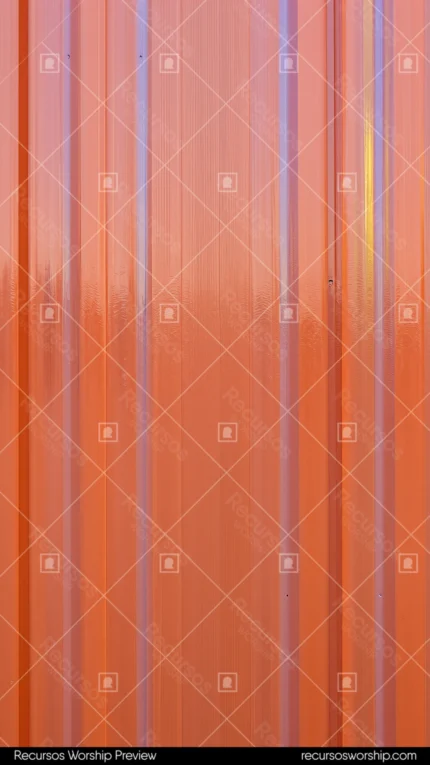 Panel metal acanalado naranja terracota rojo intenso uniforme estrias verticales paralelas brillantes vertical industrial saturado overlay arquitectura