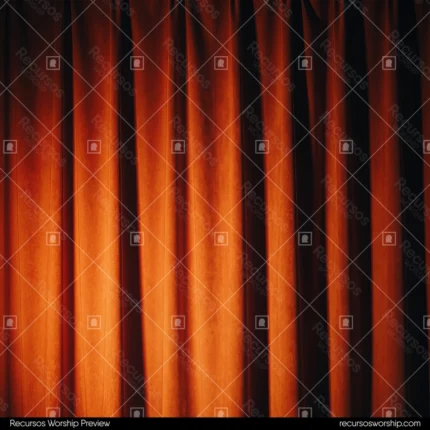 Cortina terciopelo rojo naranja oscuro pliegues verticales profundos luz lateral dramatica cuadrado telon teatro clasico overlay escenario