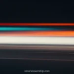 Trazos horizontales luz larga exposicion cian teal naranja rojo blanco fondo gris oscuro nocturno horizontal detalle cinetico urbano light trails long exposure textura diseno overlay