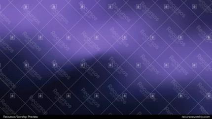 Fondo nebuloso vaporwave morado azul oscuro nubes niebla suave degradado oscuro bordes horizontal general atmosferico minimalista contemplativo nocturno textura diseno overlay editorial dark