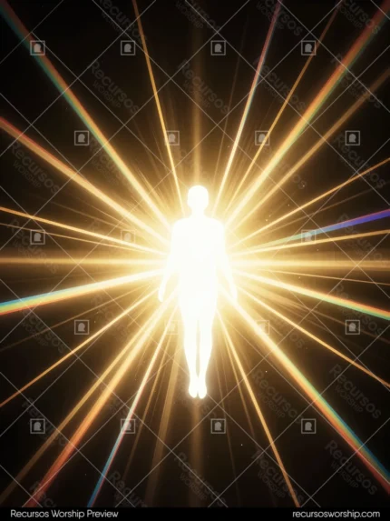 Silueta humana blanca radiante ascendente rayos luz dorados arcoiris espectrales irradian cuerpo central fondo oscuro marron negro vertical halo prismatico gloria transfiguracion resurreccion adoracion