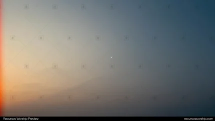 Paisaje horizontal amanecer silueta colinas difuminadas azul gris frio franja luz calida naranja dorada horizonte bajo cielo degradado cinematografico minimalista esperanza contemplativa