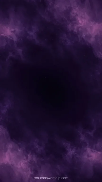 Nebulosa cosmica violeta morado profundo nubes gas polvo oscuro fondo negro textura humo velo translucido vertical vacio misterio creacion solemne dios universo