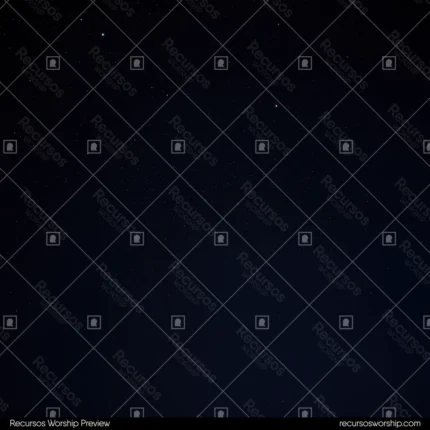 Cielo nocturno fotorrealista azul negro profundo estrellas pequeñas puntos luz dispersos cuadrado austero contemplativo astronomico solemne ministerial creacion gloria cosmos