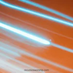 Fotografia horizontal velocidad rayos luz cian blanco diagonal fondo naranja cobre trazas movimiento ultrapido detalle cinematografico minimalista energia alta velocidad contrastado