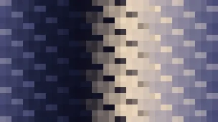 Mosaico denso de píxeles en tonos melocotón y azul con columnas, video loop VJ para escenario de iglesia