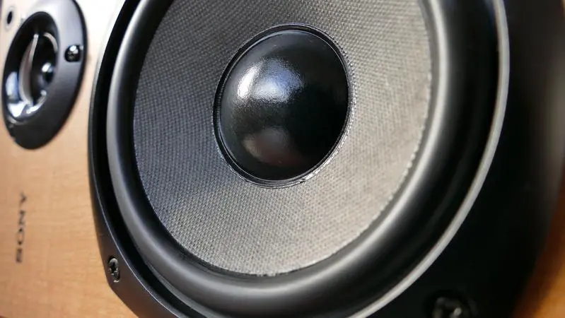 Reorganizando el espacio para una mejor dispersión del sonido.