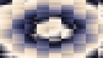 Mosaico denso de píxeles en tonos melocotón y violáceo con ondas concéntricas, imagen still VJ para escenario de iglesia