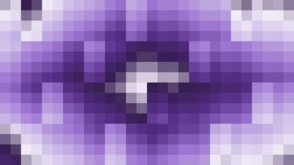 Mosaico denso de píxeles en tonos violeta con rombos, imagen still VJ para escenario de iglesia