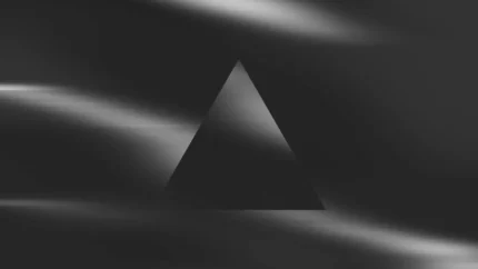 Silver Fluid - Prismatic Triangle Still — fondo abstracto horizontal plateado, gris